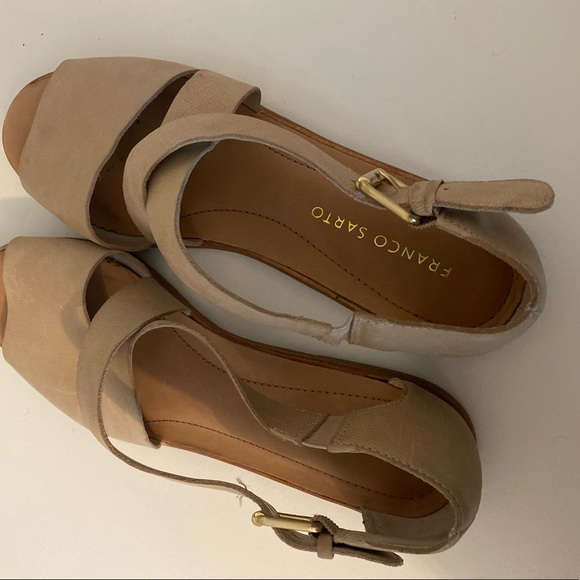 FRANCO SARTO tan leather flat sandals with ankle buckle. Size 7.5 - Picture 5 of 5